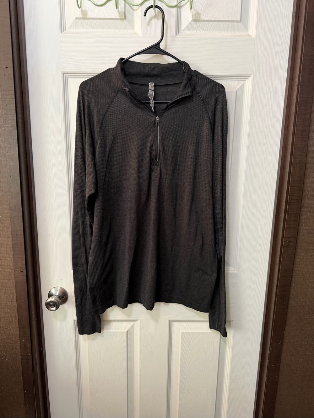 Men's Lululemon Metal Vent Tech Half Zip Dark Gray Pullover Sz L - Picture 2 of 8